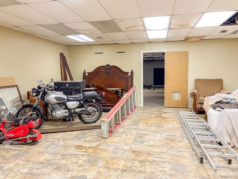 More Photos Of 6405 Quinn Dr, Baton Rouge Office For Sale