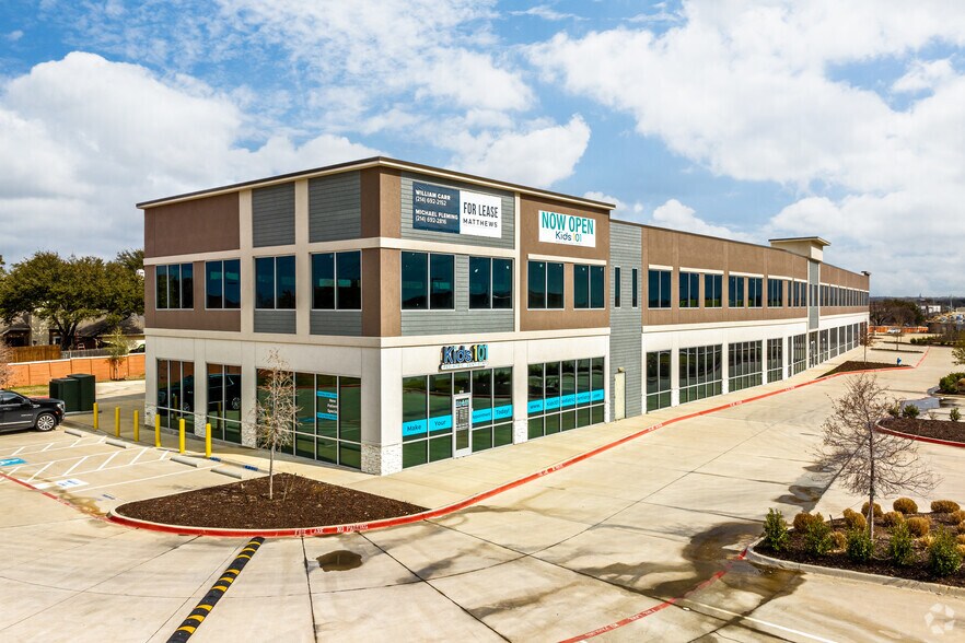 More Photos Of 1601 E Trinity Mills Rd, Carrollton Storefront Retail Office For Lease