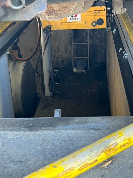 More Photos Of 711 Spruce St, Myrtle Point Auto Repair For Sale