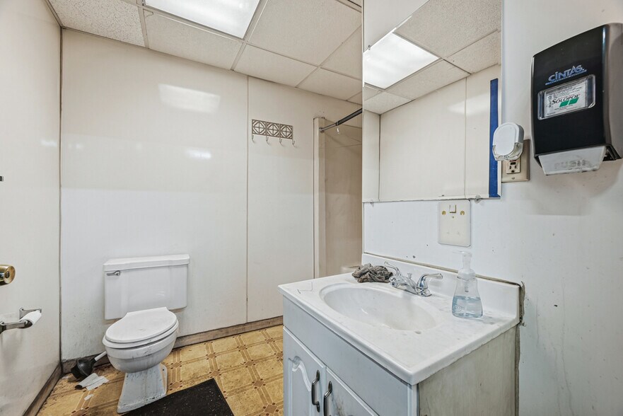 More Photos Of 4301 Main St, Pittsburgh Service For Sale