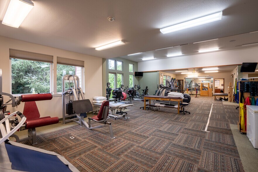 More Photos Of 2645 N 17th St, Coos Bay Medical For Sale