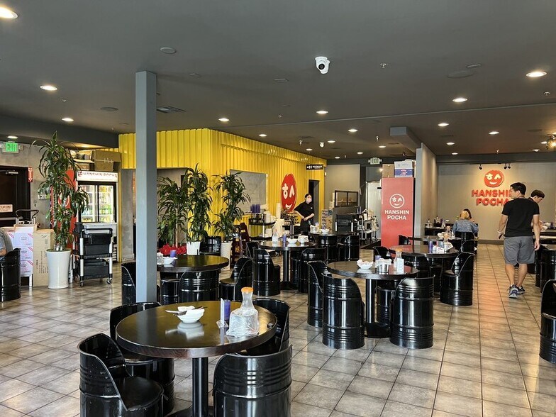More Photos Of 18902 E Gale Ave, Rowland Heights Restaurant For Lease