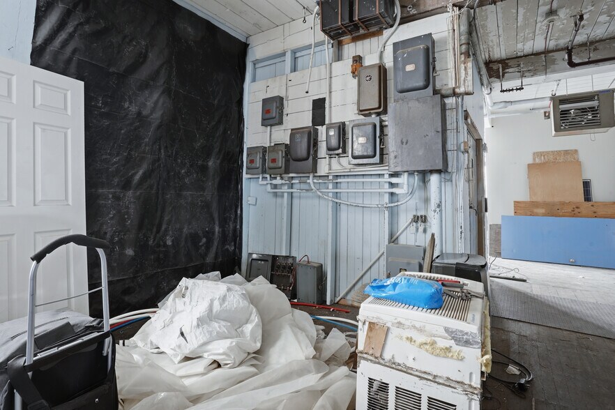 More Photos Of 120 Webster St, Pawtucket Manufacturing For Sale