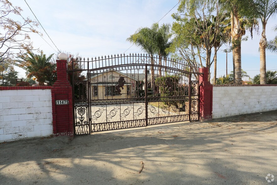 More Photos Of 11475 Garzoli Ave, Delano Horse Stables For Sale