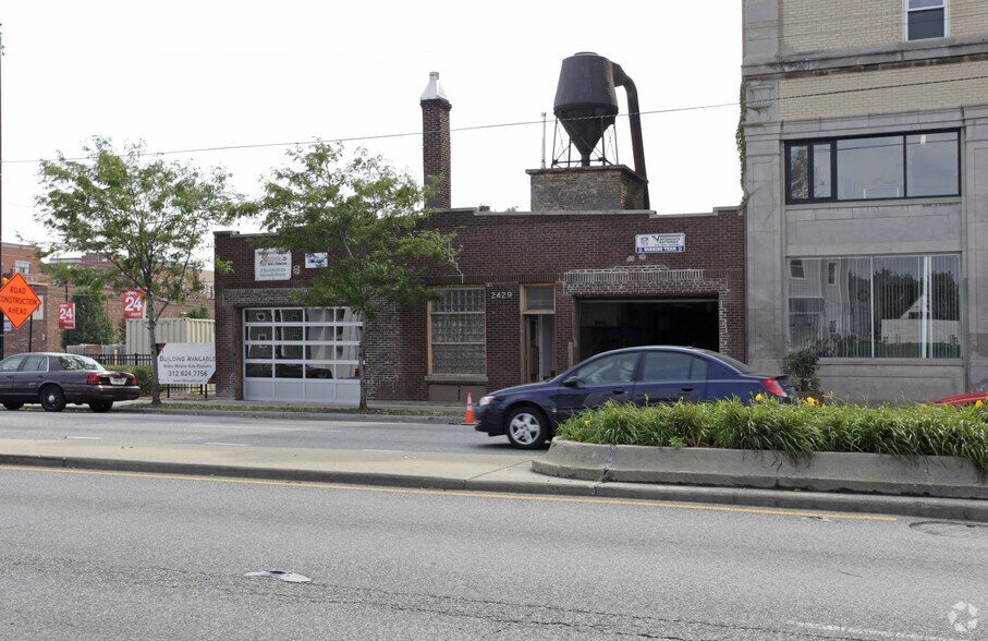 More Photos Of 2429 W Irving Park Rd, Chicago Auto Repair For Lease