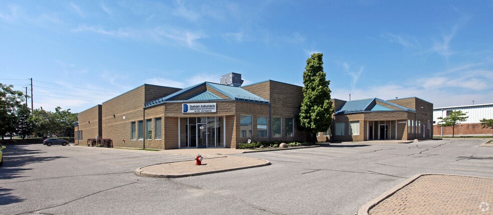 More Photos Of 900 Mckay Rd, Pickering Showroom For Lease