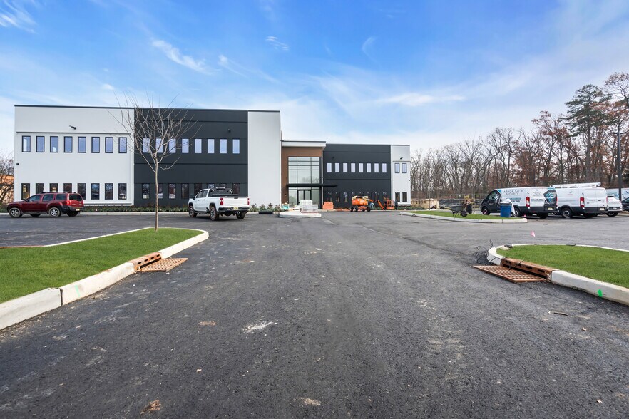 More Photos Of 705 Brewers Bridge Rd, Jackson Office For Lease