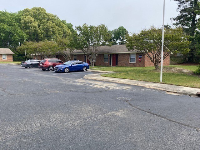 More Photos Of 1133-1144 Berkshire Rd, Fayetteville Apartments For Sale