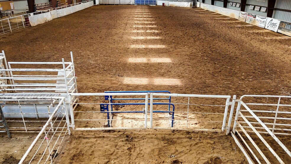 More Photos Of 99 Stacks Dr, Damascus Horse Stables For Sale