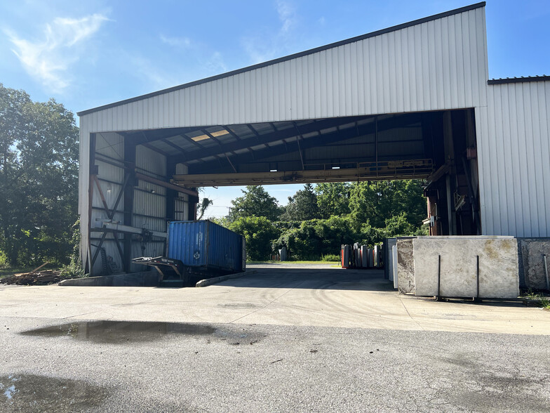 Primary Photo Of 521 Digiulian Blvd, Glen Burnie Warehouse For Lease