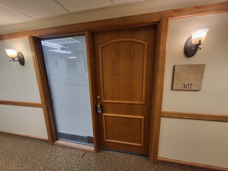 More Photos Of 4885 S 900 E, Salt Lake City Coworking Space
