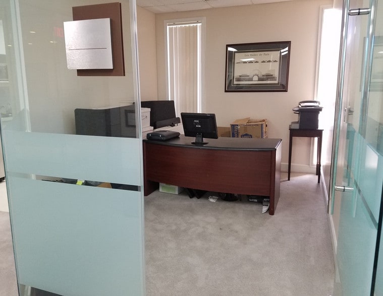 More Photos Of 1100 Quail St, Newport Beach Medical For Sale