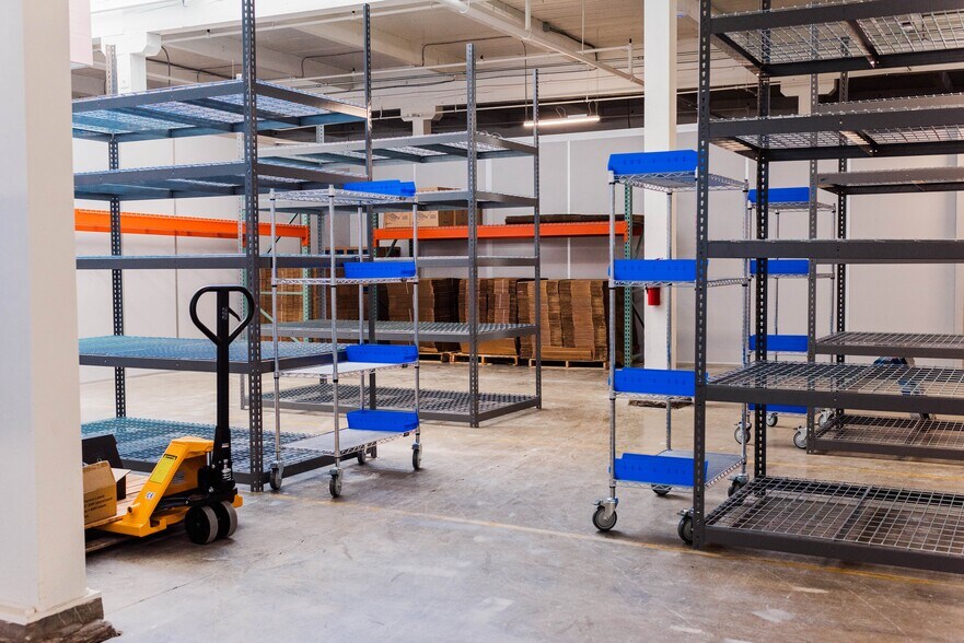 More Photos Of 4786-4790 1st Ave S, Seattle Warehouse For Lease
