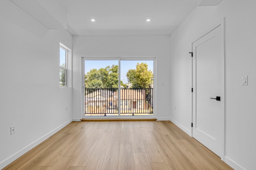 More Photos Of 10826 Hesby St, North Hollywood Apartments For Sale