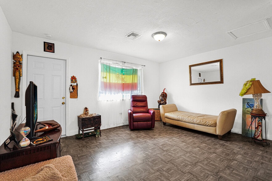 More Photos Of 3066 NW 92nd St & 9164-9174 NW 30 ct, Miami Manufactured Housing Mobile Home Park For Sale