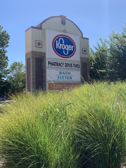 More Photos Of 3189 N Highland Ave, Jackson Storefront For Lease