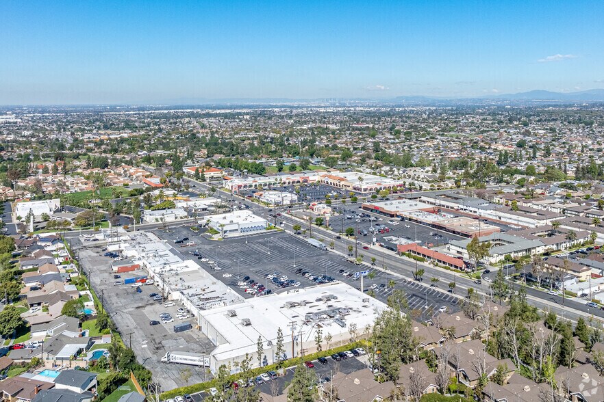 More Photos Of 15800 Imperial Hwy, La Mirada Drugstore For Lease