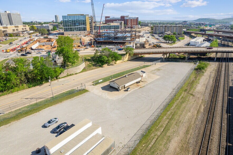 More Photos Of 212 W Heavy Traffic Way, Tulsa Manufacturing For Sale