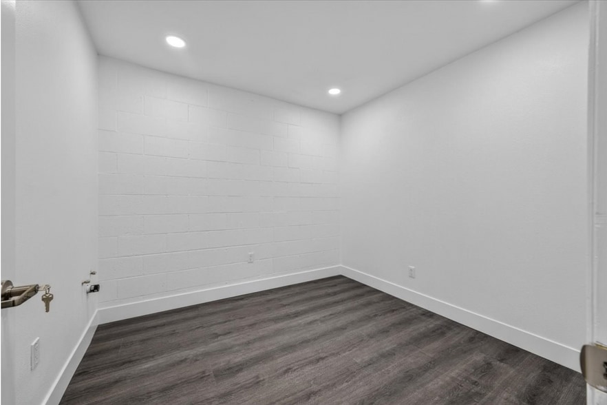 More Photos Of 28-40 E Minarets Ave, Pinedale Medical For Lease