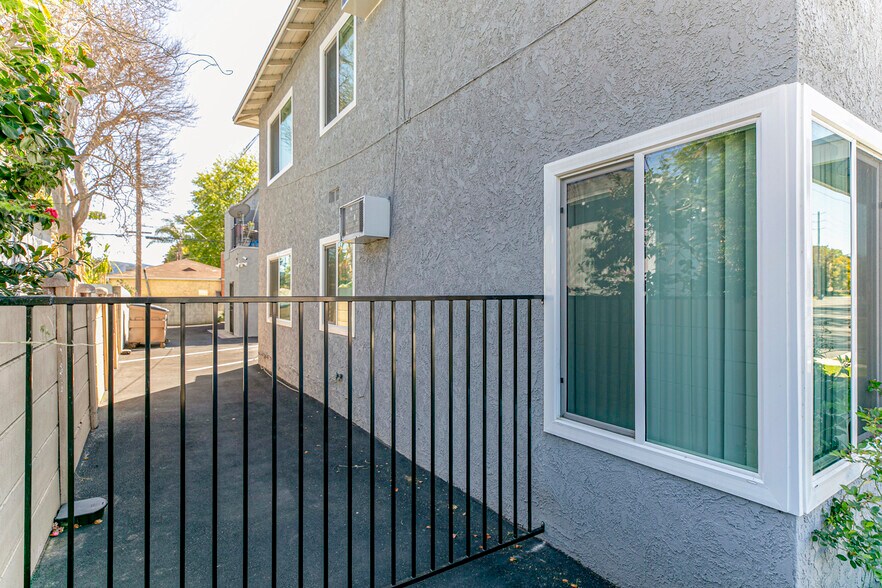 More Photos Of 1138 N Parish Pl, Burbank Apartments For Sale