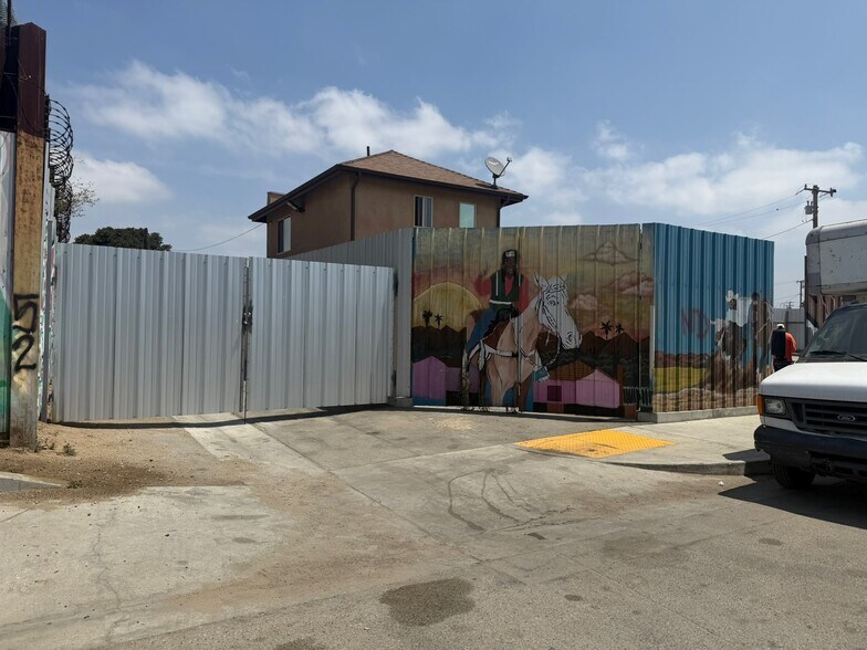 More Photos Of 413 W 131st St, Los Angeles Land For Lease