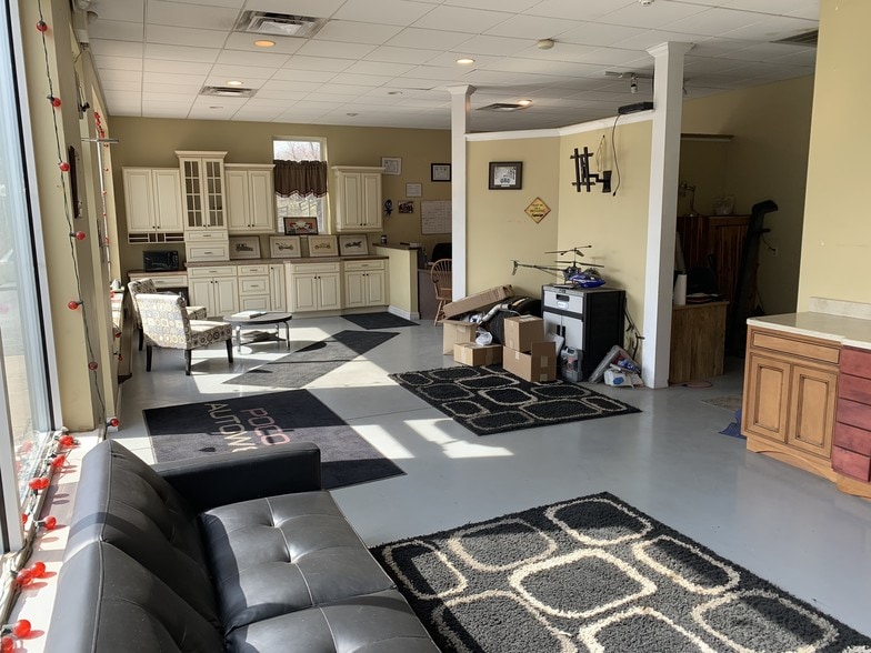 More Photos Of 2203 Route 715, Stroudsburg Auto Repair For Lease