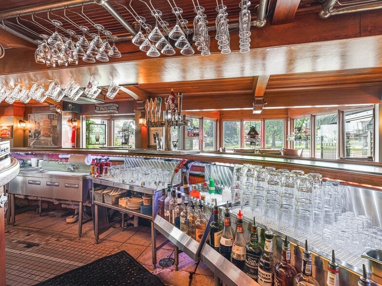 More Photos Of 5040 N 2nd St, Loves Park Restaurant For Sale