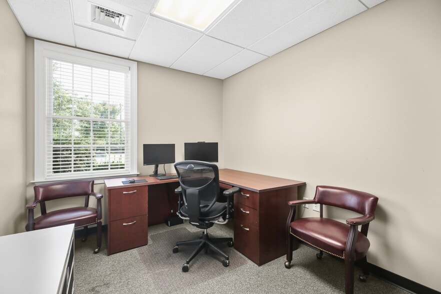 More Photos Of 3310 Shannon Park Dr, Fredericksburg Office For Sale