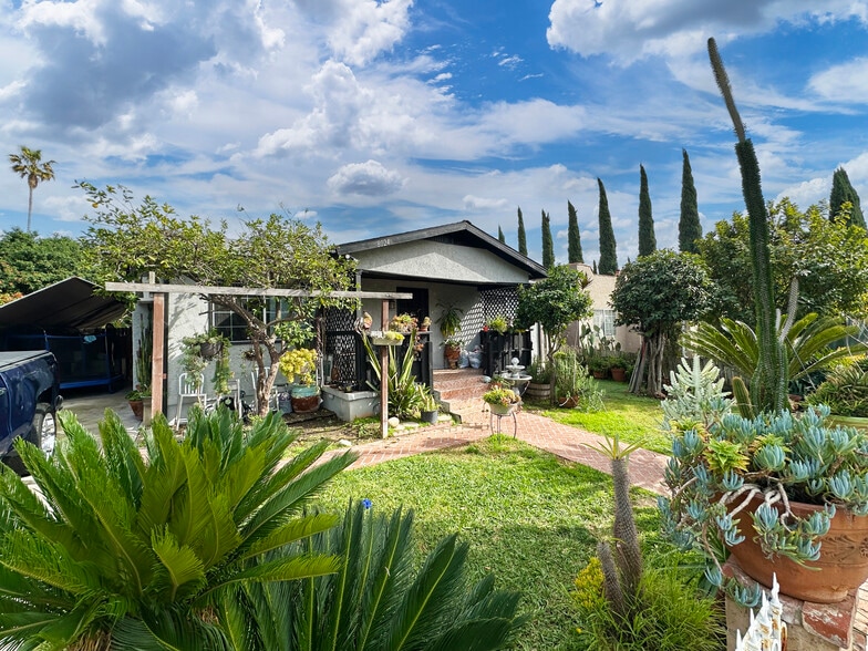 More Photos Of 8026 Comstock Ave, Whittier Multifamily For Sale