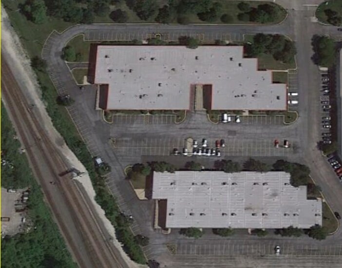 More Photos Of 200-234 Terrace Dr, Mundelein Light Manufacturing For Lease