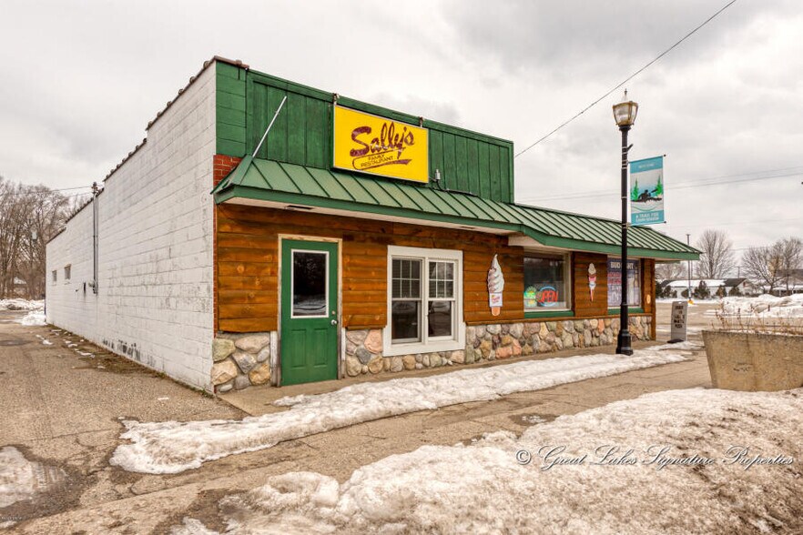 More Photos Of 103 S Charles St, White Cloud Restaurant For Sale