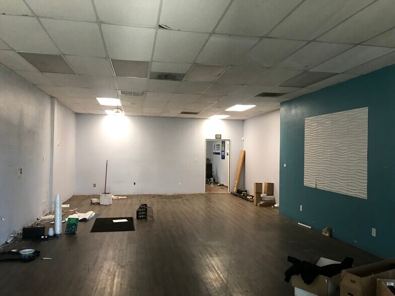 More Photos Of 3100 N Stone Ave, Tucson General Retail For Sale