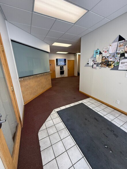 More Photos Of 306 Laurel Mountain Rd, Mammoth Lakes Office For Lease