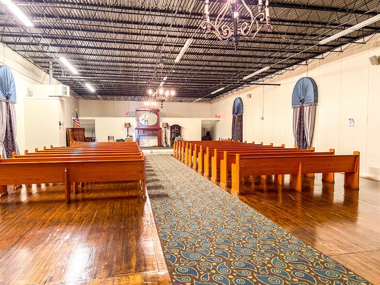 More Photos Of 1905 W Airline Hwy, La Place Freestanding For Sale