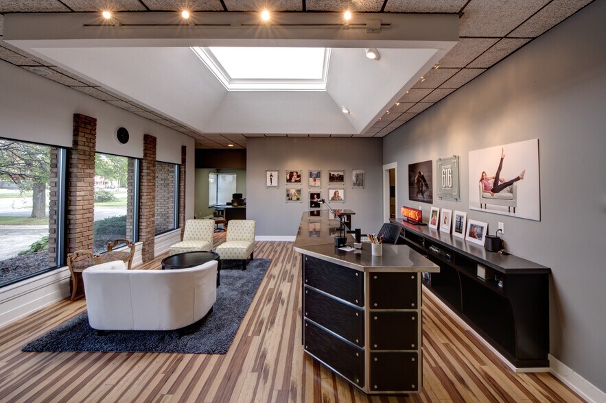 More Photos Of 2024 28th St SW, Wyoming Office For Sale