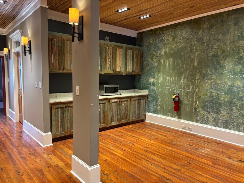 Primary Photo Of 14B E Candler st, Winder Office For Lease