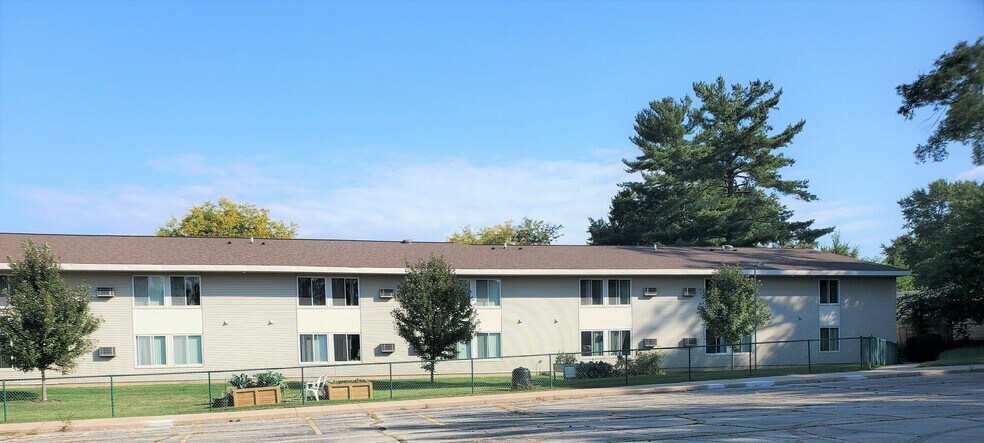 More Photos Of 1631 Hamilton Ave, Rockford Apartments For Sale
