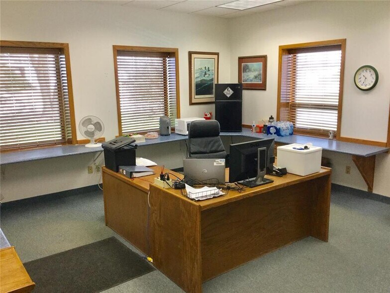 More Photos Of 2400 Myers Rd, Albert Lea Warehouse For Sale