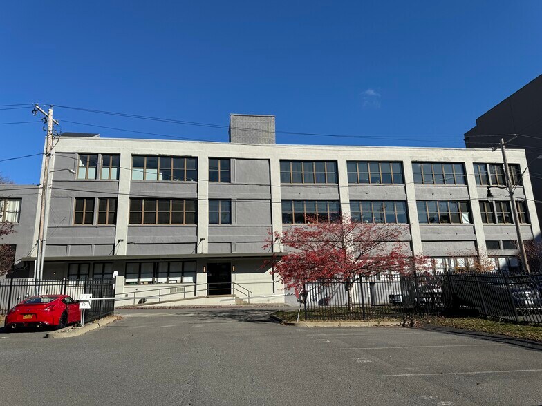 More Photos Of 25 Monroe St, Albany Office For Lease