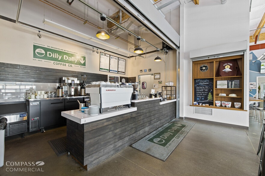 More Photos Of 1001 SW Emkay Dr, Bend Office For Lease