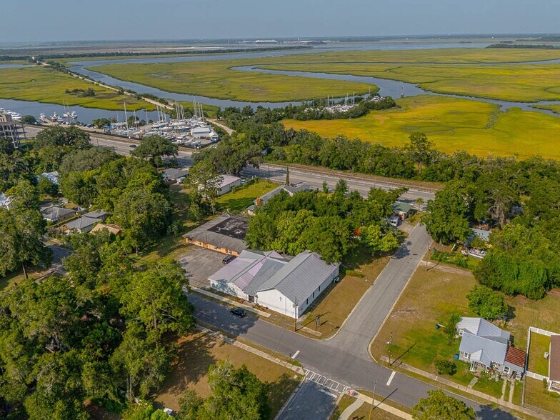 More Photos Of 2625 Reynolds St, Brunswick Flex For Sale