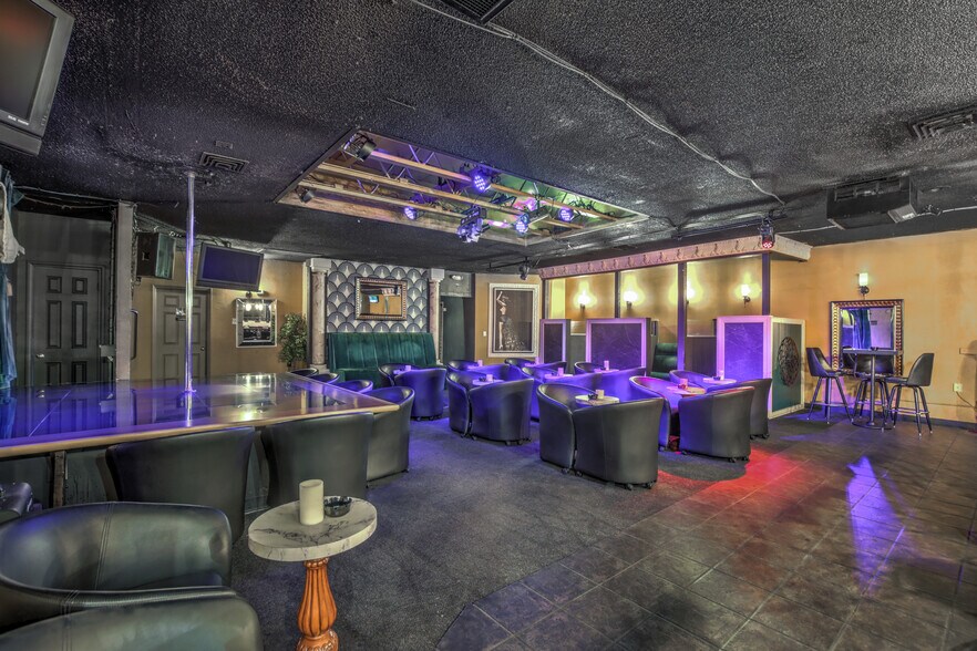 More Photos Of 311 E Flamingo Rd, Las Vegas Freestanding For Sale