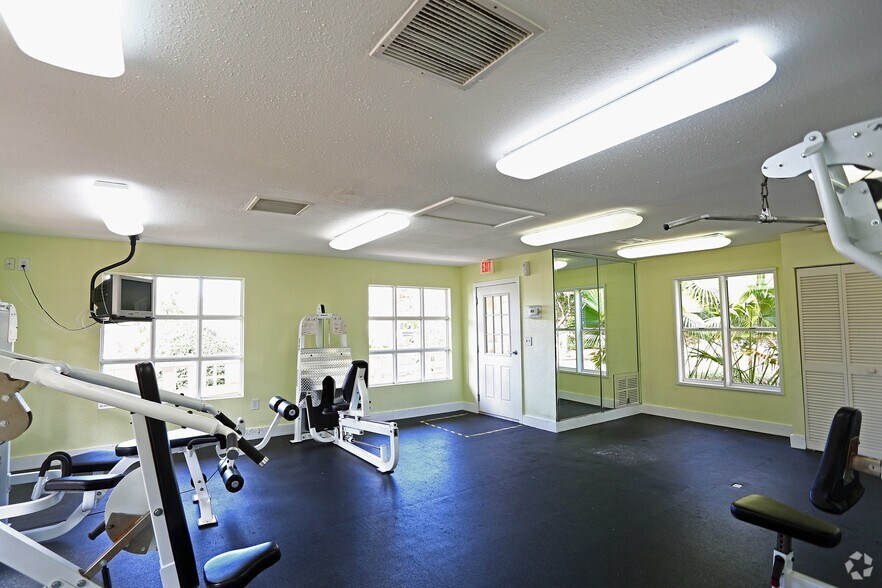 More Photos Of 115 112th Ave NE, Saint Petersburg Specialty For Sale