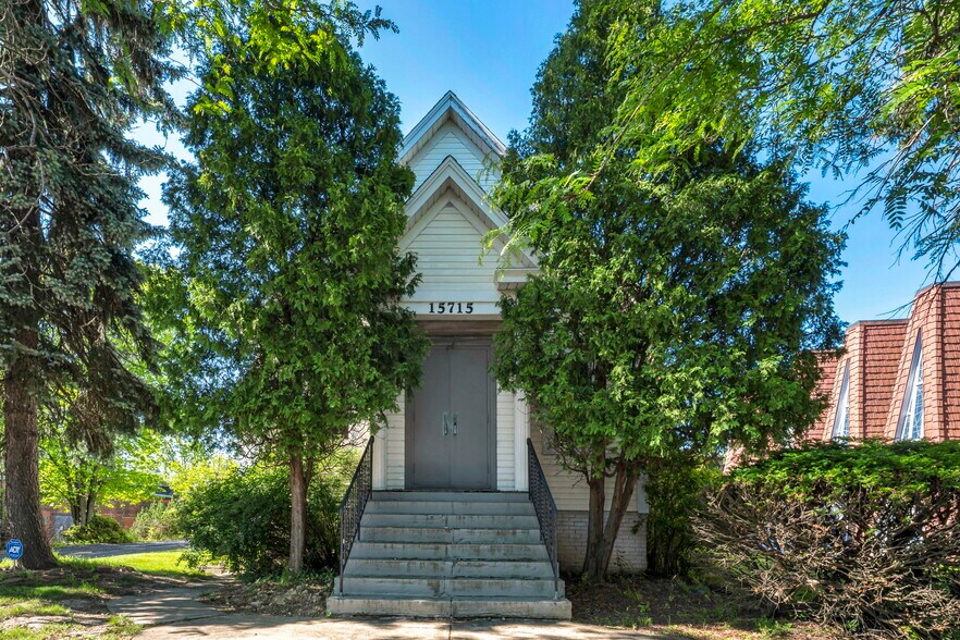 More Photos Of 15715 Libby Rd, Maple Heights General Retail For Sale