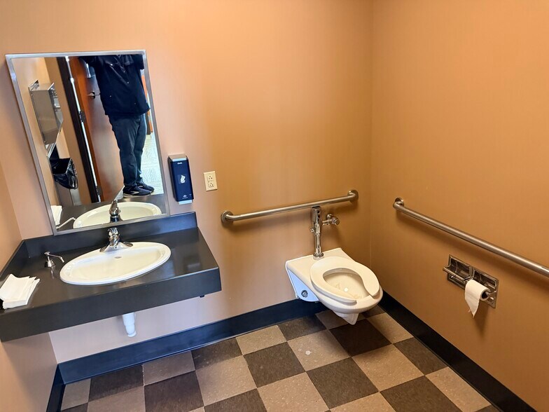 More Photos Of 110 John Scott Hwy, Steubenville Medical For Lease