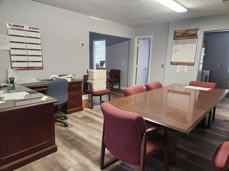 More Photos Of 1563 W Cherry St, Jesup Office For Sale