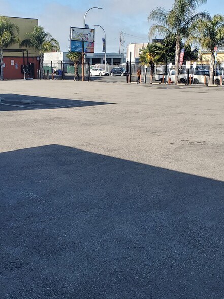 More Photos Of 546 23rd St, Richmond General Retail For Lease