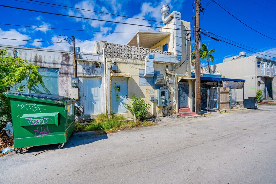 More Photos Of 1083 SE 17th St, Fort Lauderdale Convenience Store For Sale