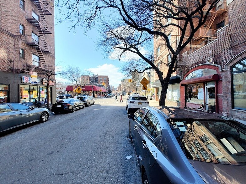 More Photos Of 7305 Austin St, Forest Hills General Retail For Lease