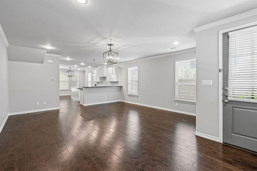 More Photos Of 2611 McCart Ave, Fort Worth Apartments For Sale